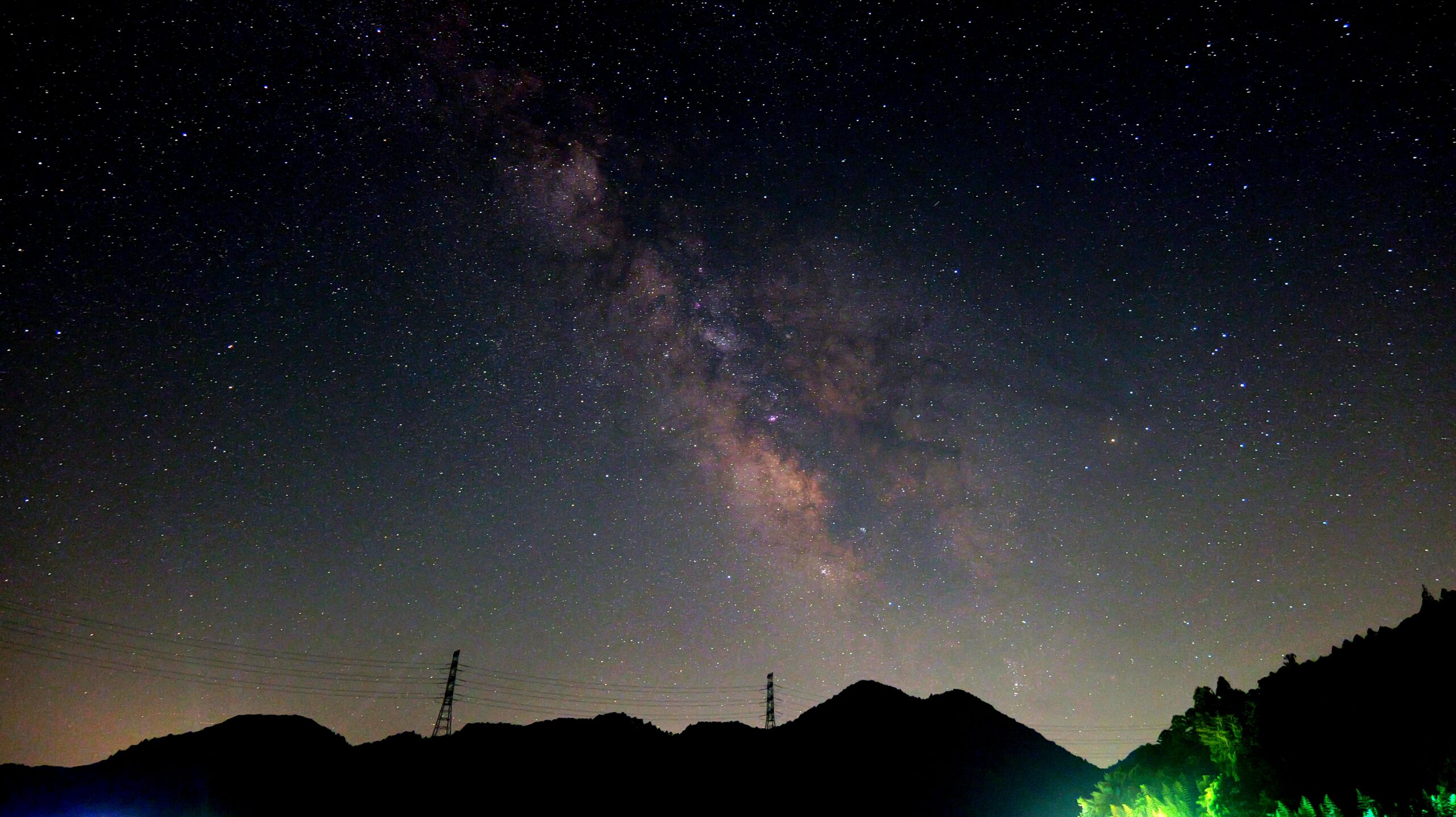 新月の日の天の川銀河と星空の夜空の写真